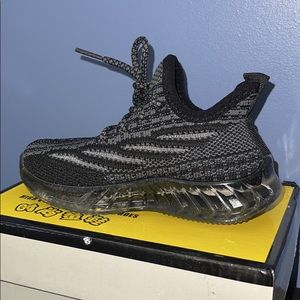 Selling boys toddler shoes from SHEIN.